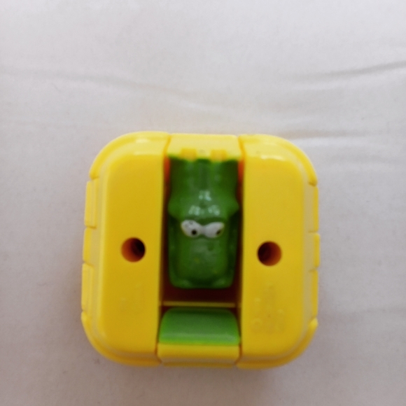 McDonald's 1990 Happy Meal McNuggets Dinosaur Transformer - Picture 3 of 4